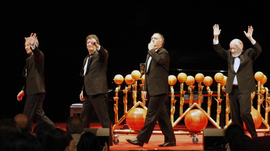 Imagen de archivo de 2017 que muestra al grupo argentino de humor, Les Luthiers. Foto: Juan González (Efe)