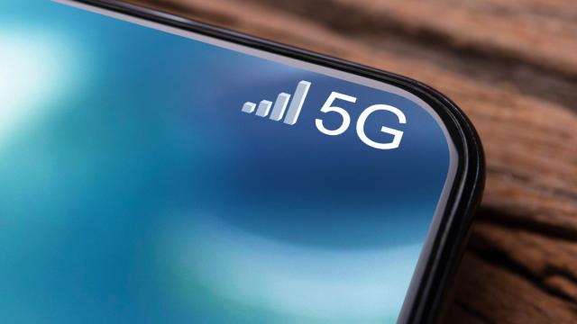 Imagen del logo del 5G en la pantalla de un smartphone.