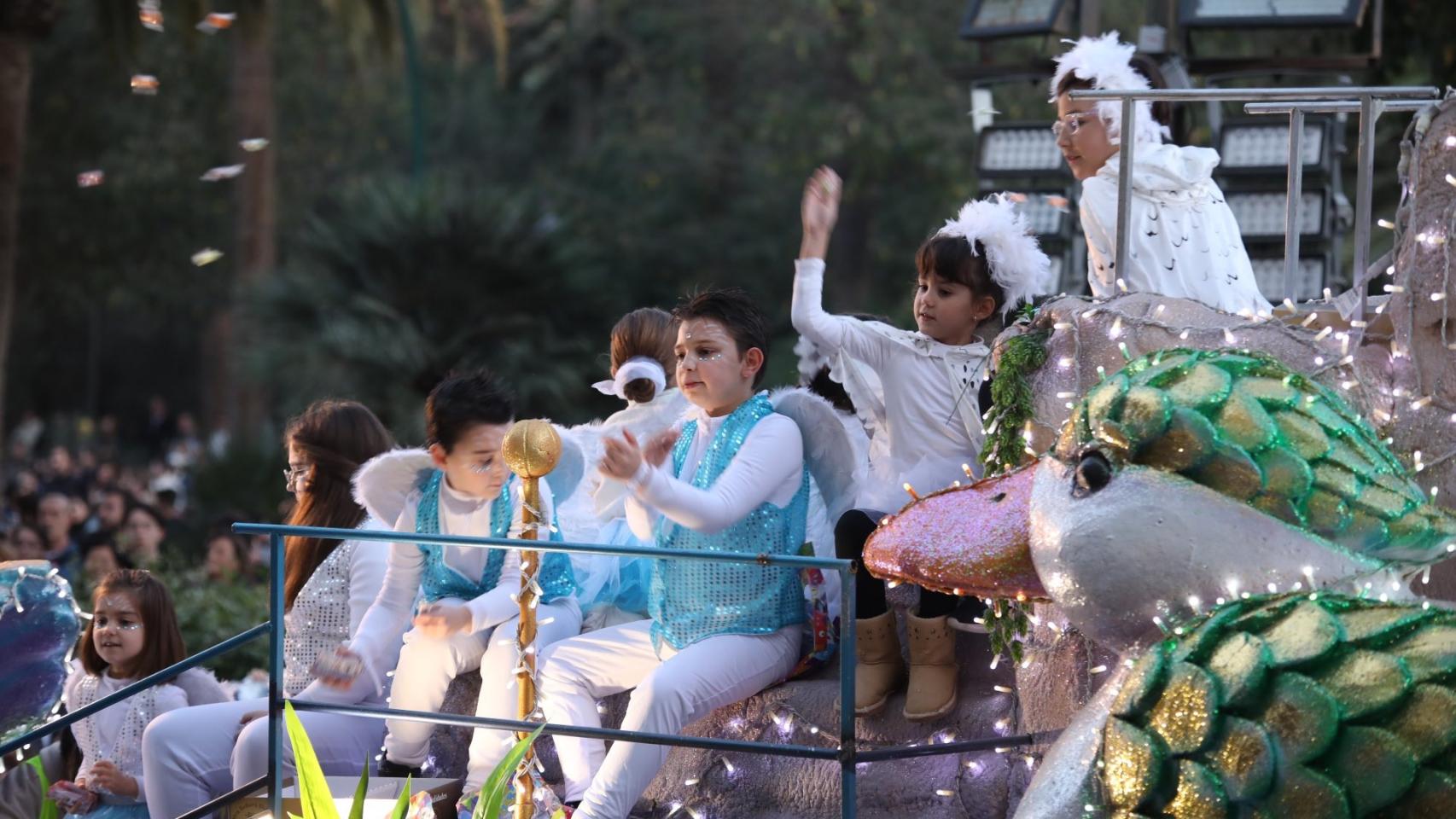 Así es la cabalgata de Reyes Magos en Málaga este 2023.