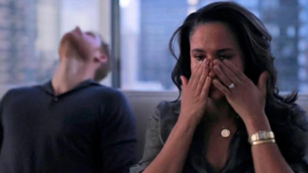 Meghan y Harry en una imagen de su documental, 'Harry & Meghan', de Netflix.
