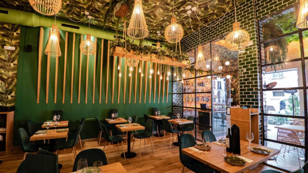 La sala del Terreta Gourmet Castaños en Alicante.