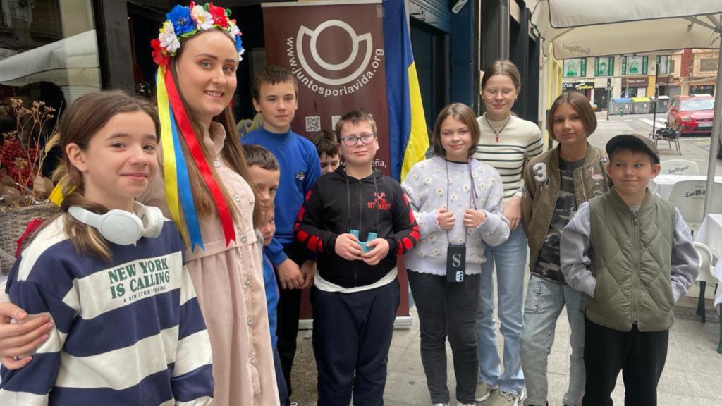 Niños ucranianos refugiados en Valencia con la ONG 'Juntos por la Vida'.