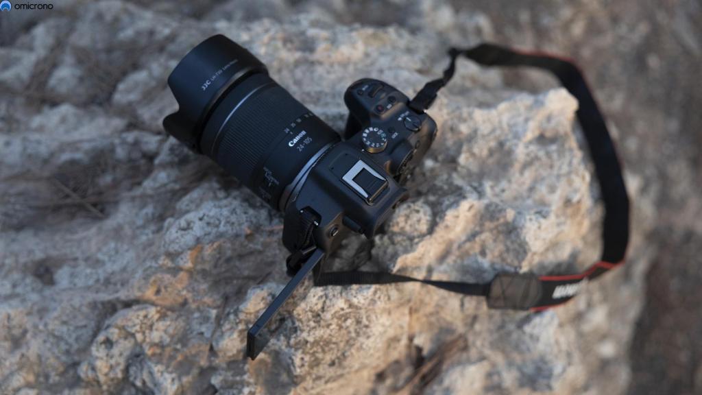 Canon EOS R7.