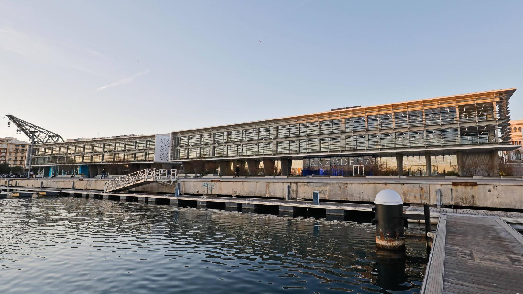 La incubadora y aceleradora de empresas Lanzadera forma parte, junto con EDEM Escuela de Empresarios y la sociedad de inversión Angels, del polo de emprendimiento Marina de Empresas.