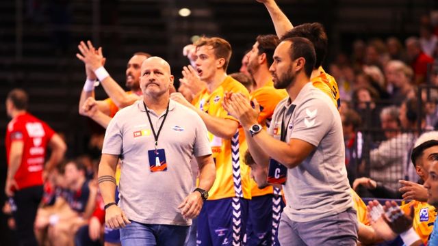 Fernando Latorre, izquierda, dejará el TM Benidorm al final de la temporada.