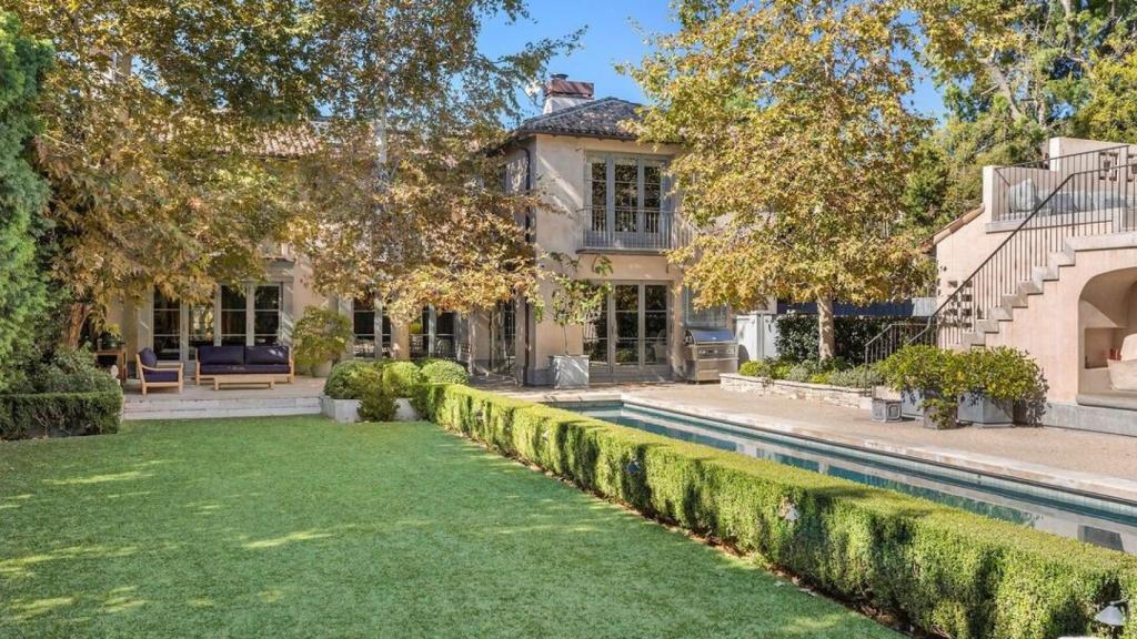Fachada de la vivienda de la actriz Alexandra Daddario en Los Ángeles.