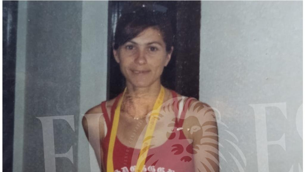 La rumana Nina, asesinada a manos de un indigente senegalés, en una imagen cedida por su hijo Ionut Uluitu, al que conocen como Juan en el barrio de Las 200 Viviendas de Roquetas de Mar.
