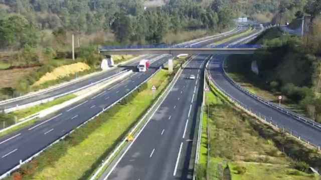 Punto del siniestro mortal en la A-52, en Salvaterra (Pontevedra).