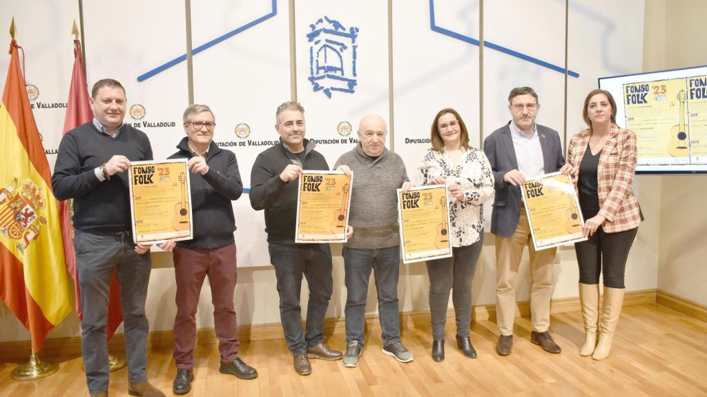 Foto de familia en la presentación el Fonsofolk