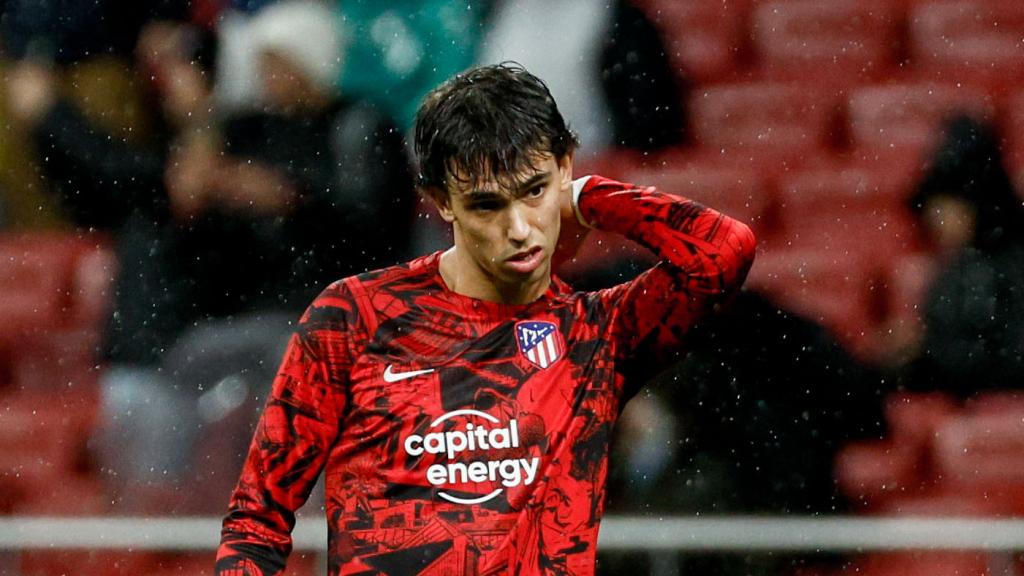 Joao Félix, durante un calentamiento con el Atlético de Madrid