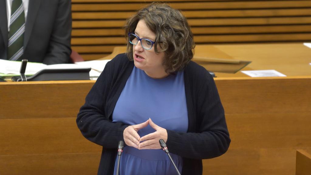 Mónica Oltra, en 'Les Corts Valencianes'. EE