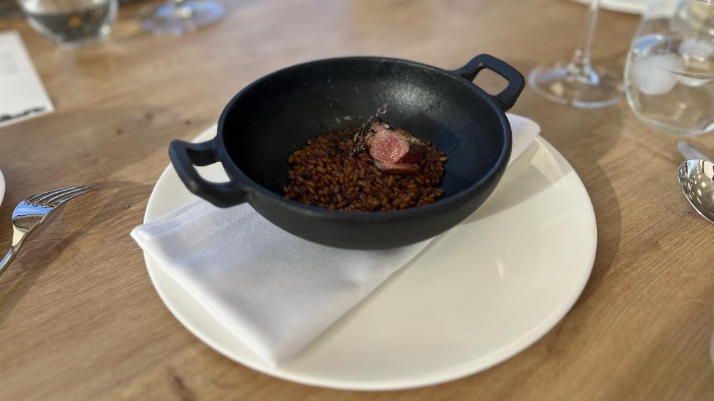 El arroz de caza es de los mejores platos del menú
