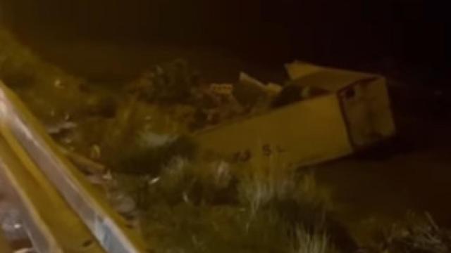 El vehículo, en la playa.