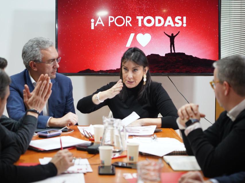 Reunión de los secretarios de organización provinciales del PSCyL con la secretaria autonómica, Ana Sánchez, y el secretario de estrategia y acción electoral, Javier Izquierdo, este miércoles.