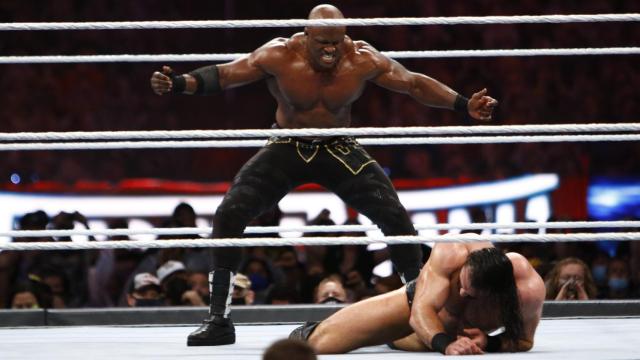 Imagen del combate de WWE del evento WrestleMania 37 en Florida