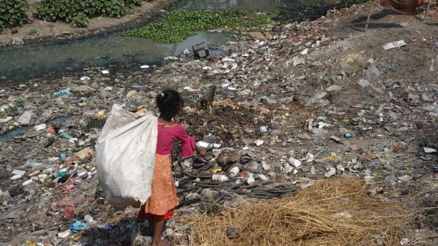 El mundo no debe ignorar la violencia y el hambre en la infancia