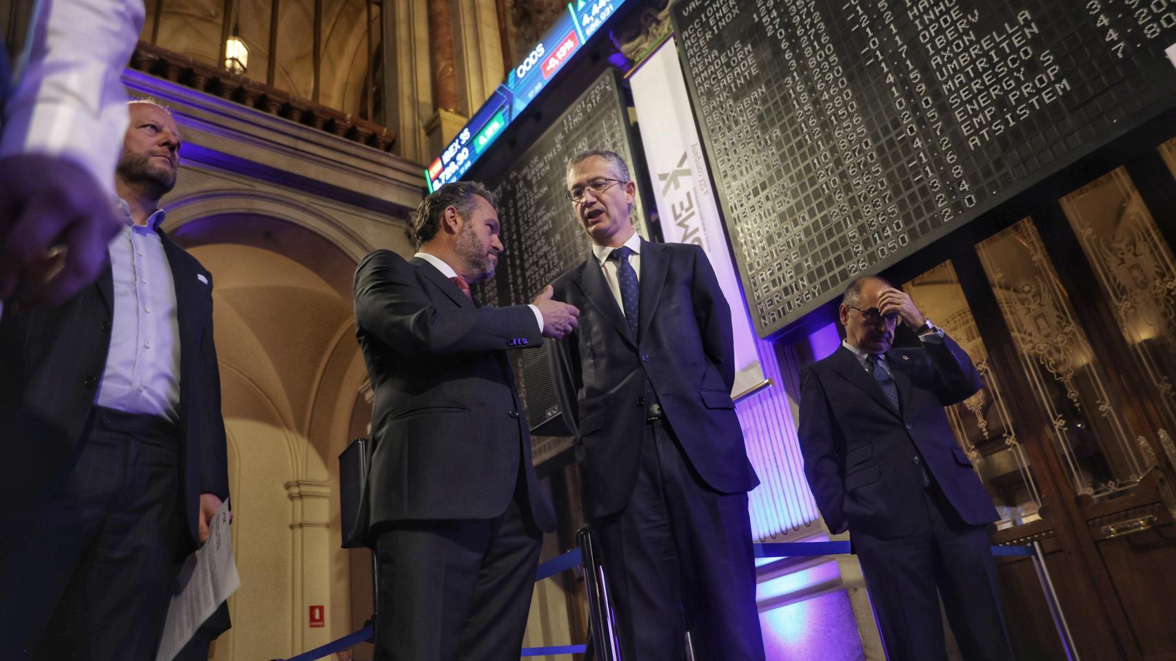 El presidente de la CNMV, Rodrigo Buenaventura, y el Gobernador del Banco de España, Pablo Hernández de Cos, durante la XIII Edición del Foro Spain Investors Day.