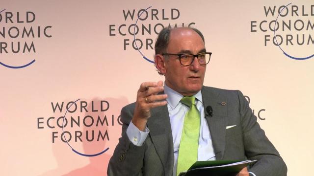 El presidente de Iberdrola, Ignacio Galán, en el panel 'Shaping te integrated energy future' en el marco de la reunión anual del Foro Económico Mundial, en Davos (Suiza)