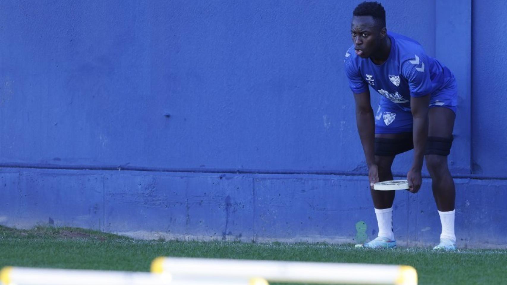Appiah durante un entrenamiento con el Málaga CF
