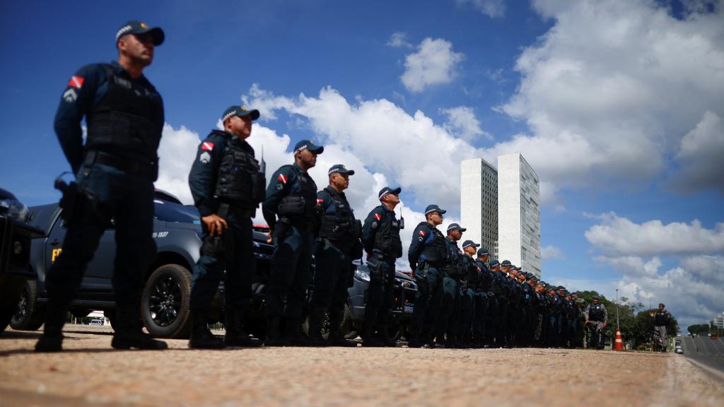 Fuerzas de seguridad brasileñas protegen el Palacio del Planalto el pasado día 8 de enero.