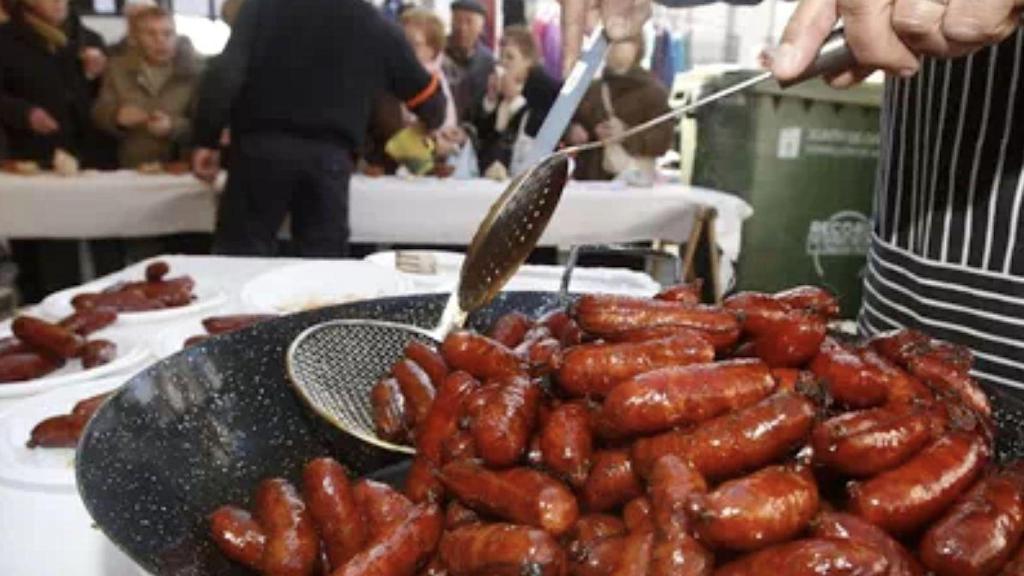 Edición anterior de la fiesta del chorizo en Vila de Cruces. Foto: Turismo de Galicia