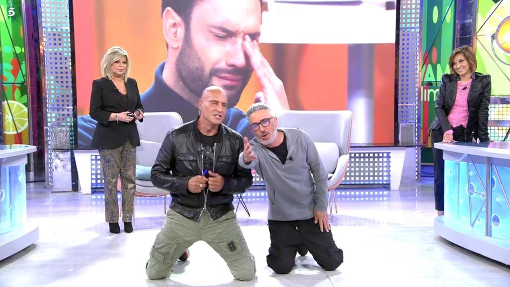Kiko Matamoros y Kiko Hernández cantaron 'Perdóname' a Jorge Pérez en 'Sálvame'