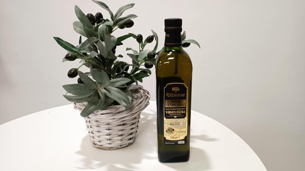 El aceite de oliva virgen extra de Olisone, la marca blanca de Lidl.