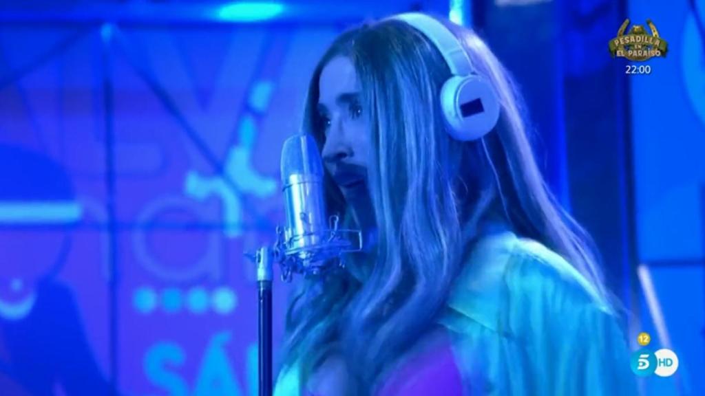 'Sálvame' transforma a María Patiño y Adela González en Shakira para cantar su último hit contra Piqué