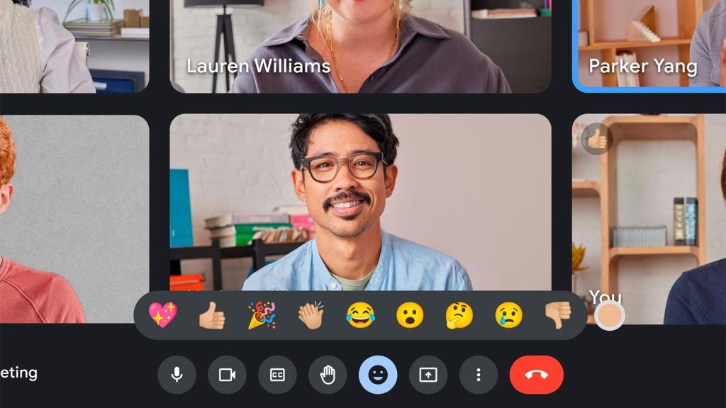 La barra de herramientas con las reacciones de los emojis en Meet