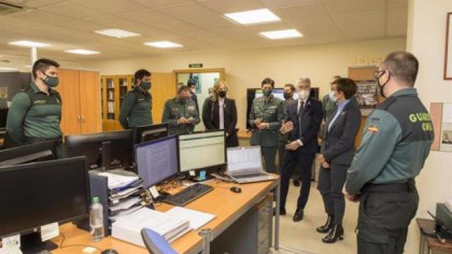 Fernando Grande-Marlaska visita la sede de la EMUME de la Guardia Civil en 2021.
