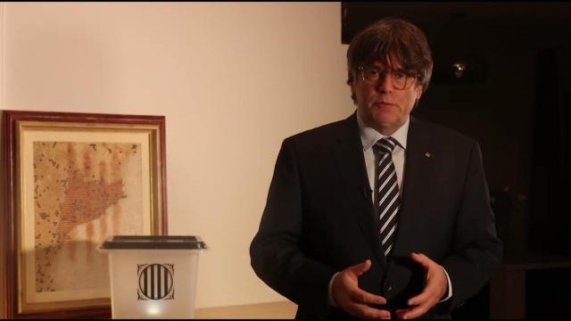 Carles Puigdemont durante su mensaje institucional emitido anoche desde Waterloo (Bélgica).