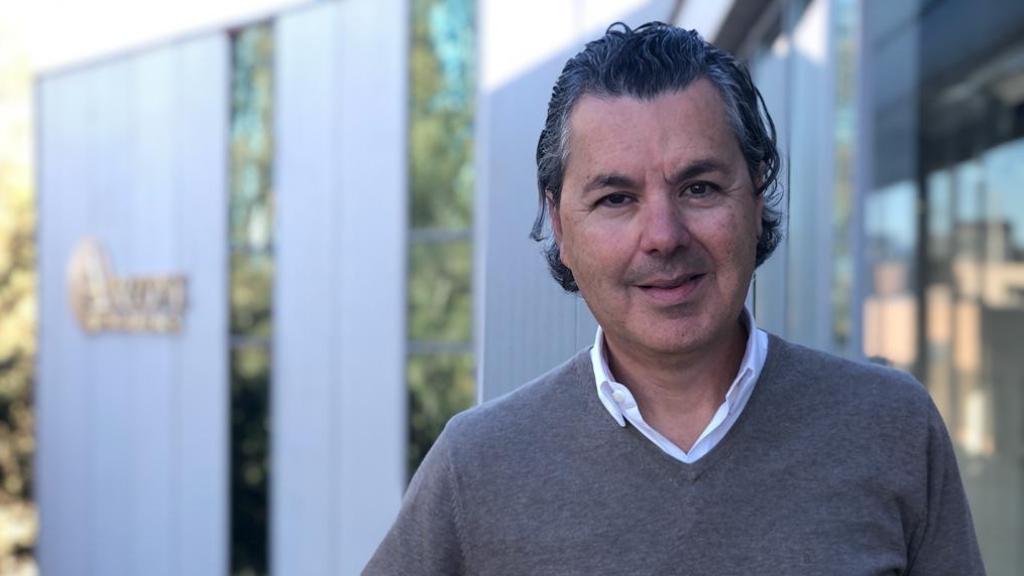Antonio Mediato posa tras la entrevista con EL ESPAÑOL de Málaga.