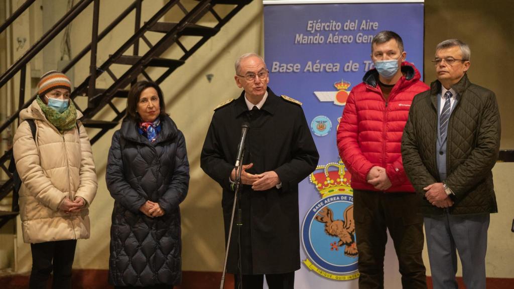 Un momento de la recepción a los combatientes ucranianos en la Base de Torrejón