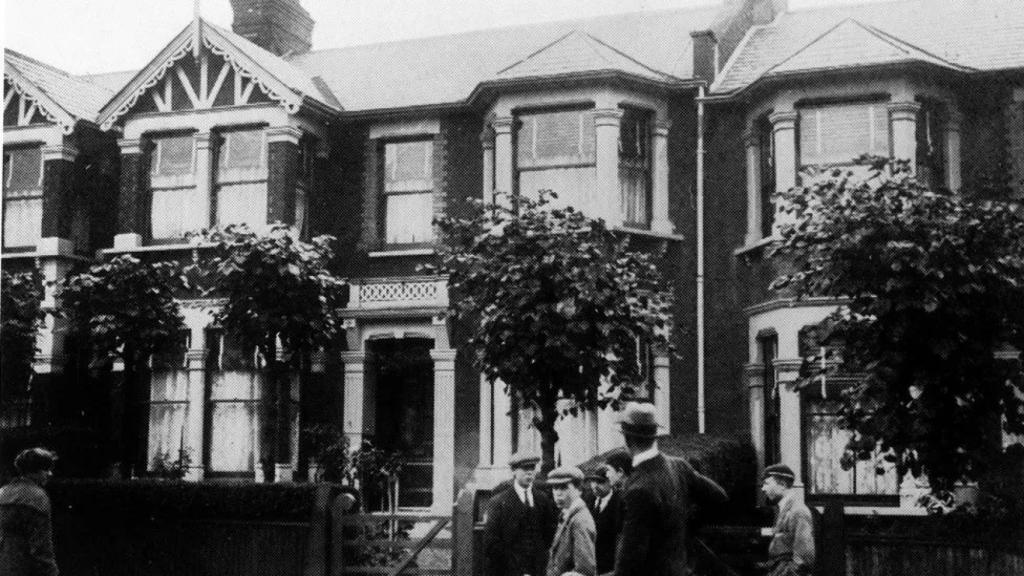 La casa de la familia Thompson.