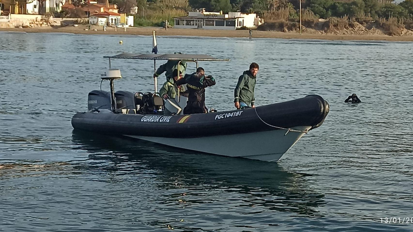 La barca de la Guardia Civil.