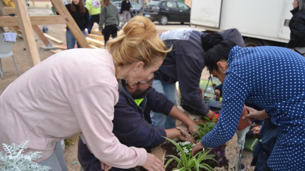 Un momento del proyecto con intervención de vecinos y vecinas.