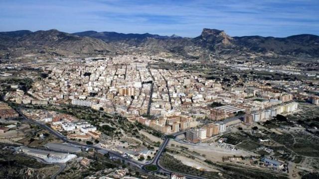 Elda, en el interior de la provincia, sigue teniendo un saldo demográfico negativo.