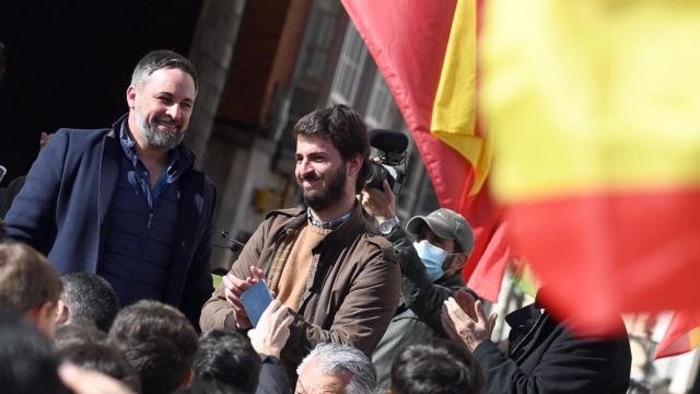 El presidente de Vox, Santiago Abascal, y el vicepresidente de la Junta, Juan García-Gallardo, en un acto electoral de febrero de 2022.