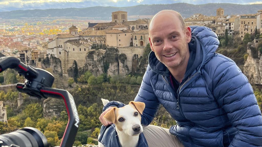 Llega a RTVE 'Pipper en Ruta', el programa viajero del primer perro turista que ha dado la vuelta a España