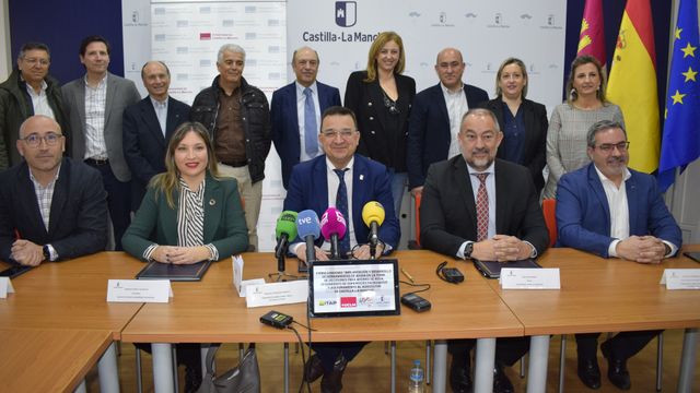 La delegación de Agricultura, Agua y Desarrollo Rural de Albacete ha acogido la firma del convenio.