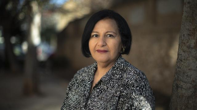 La nueva líder opositora venezolana posa para EL ESPAÑOL | Porfolio en un parque de Valencia.