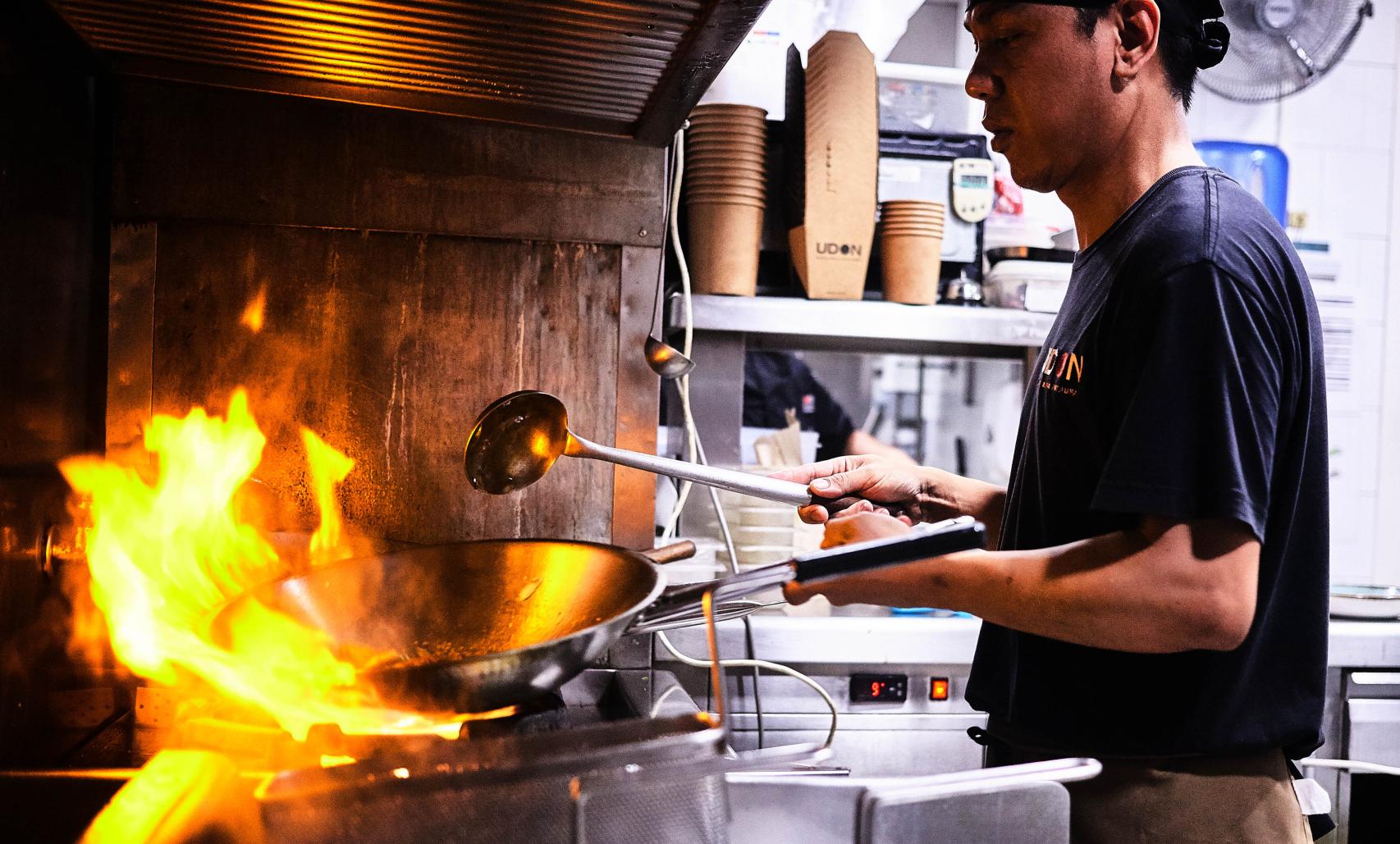 Una imagen de la cocina del Udon.
