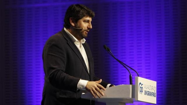 Fernando López Miras, presidente del PP de la Región de Murcia, este sábado, en la convención de los populares en Zaragoza.