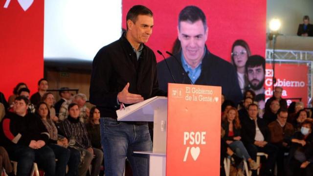 El presidente del Gobierno, Pedro Sánchez, en un mitin en Sevilla.
