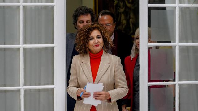 La ministra de Hacienda y Función Pública, María Jesús Montero llega a la Delegación del Gobierno en Andalucía para atender a los medios de comunicación a 03 de enero del 2023 en Sevilla