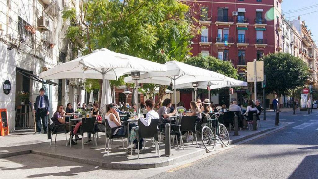 Una terraza del barrio valenciano de Ruzafa.
