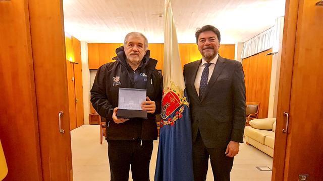 Los alcaldes Marco Bucci, de Génova, y Luis Barcala, de Alicante.