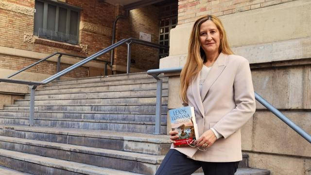 Imagen de archivo de Luz Gabás presentando su novela en Alicante.