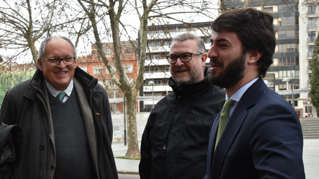 El vicepresidente de la Junta, Juan García-Gallardo, junto al diputado de VOX por Zamora, Pedro Requejo Novoa