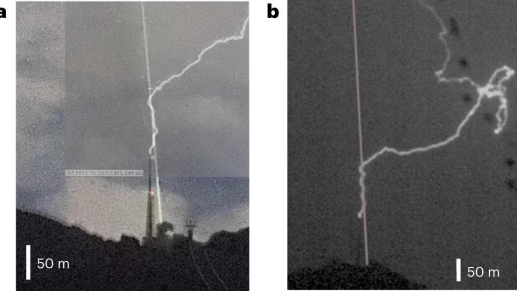 Un momento en que el láser canaliza el rayo durante la tormenta.